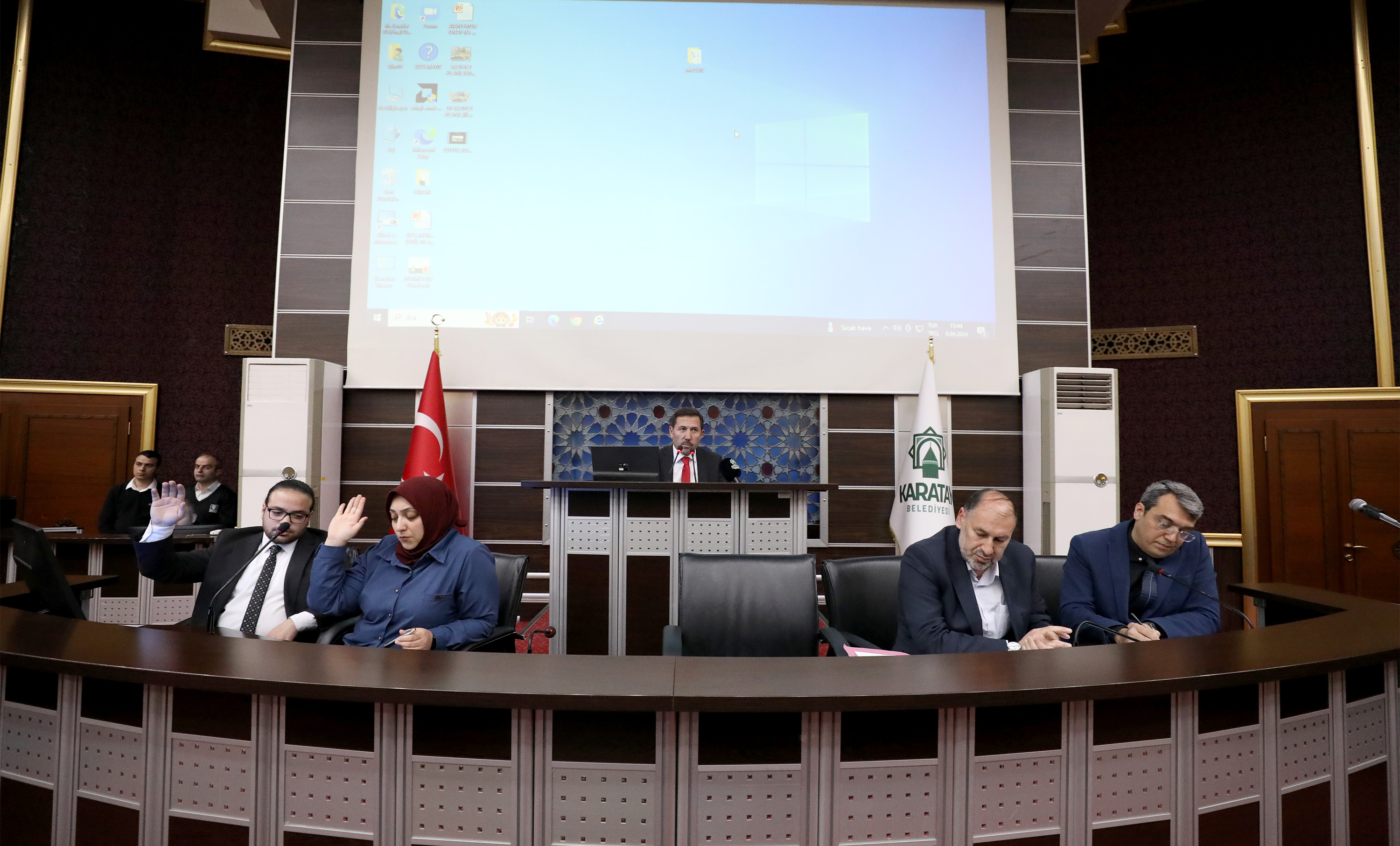 Yeni dönemin ilk Meclis toplantısı