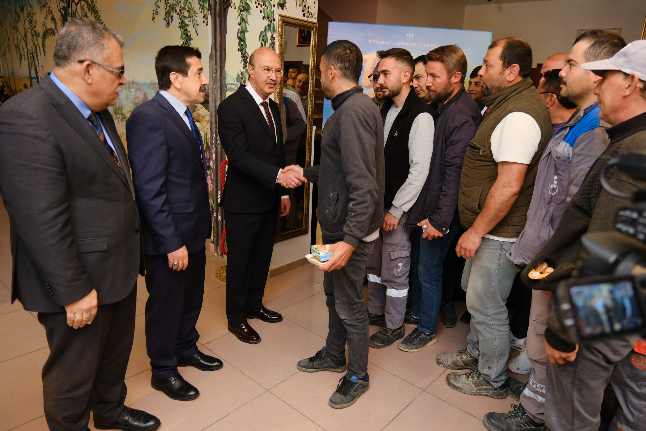 "Yoğun tempoyla Akşehir'e hizmet vermeye devam"