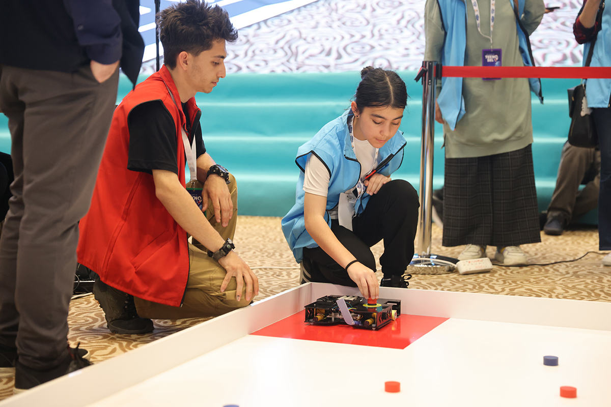 Robot yarışmasına yoğun ilgi