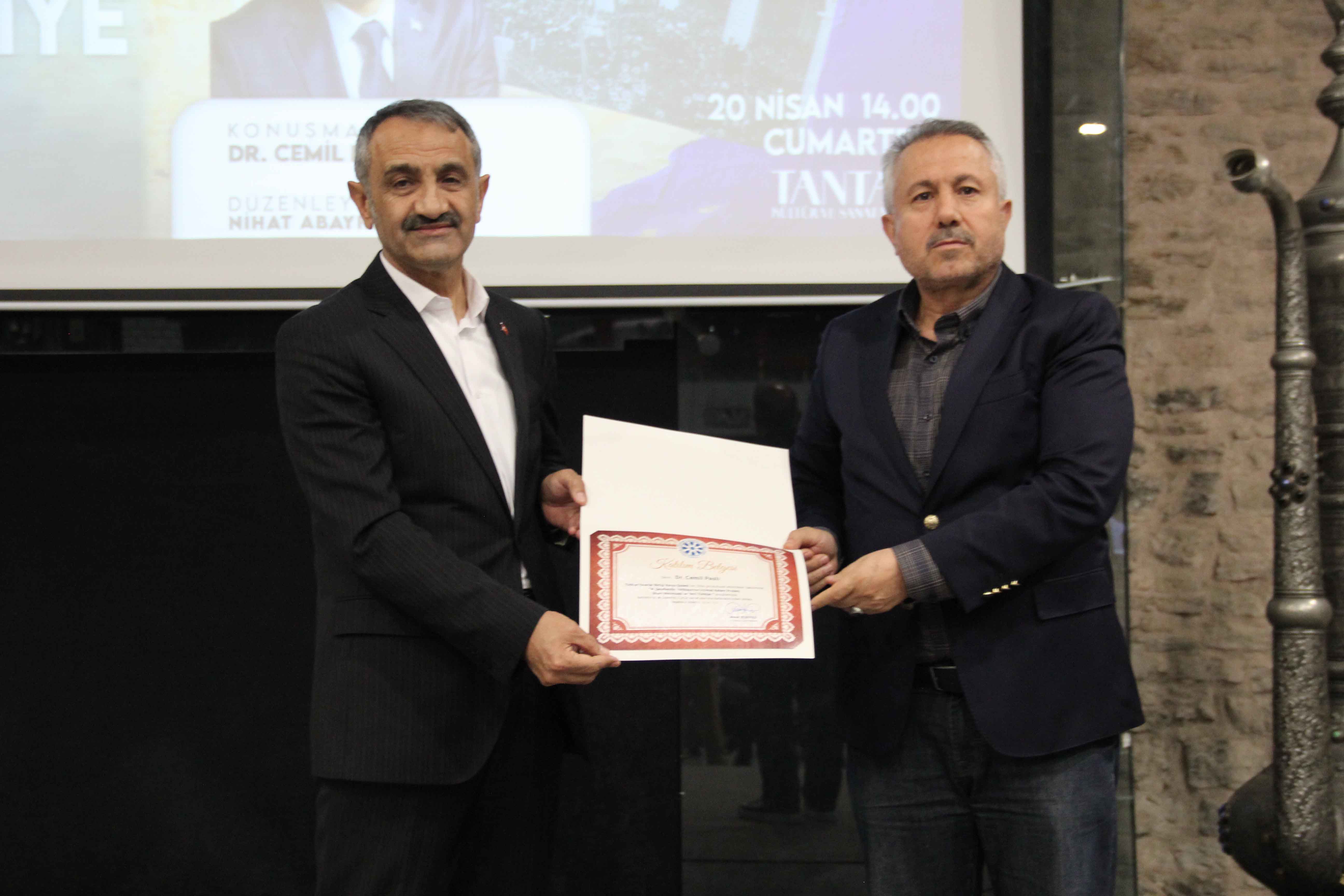 TYB'de İslam Mecmuası ve Yeni Türkiye konuşuldu