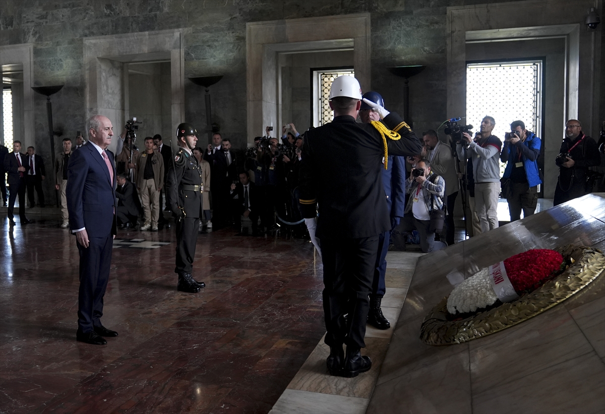 Devlet erkanı Anıtkabir'i ziyaret etti