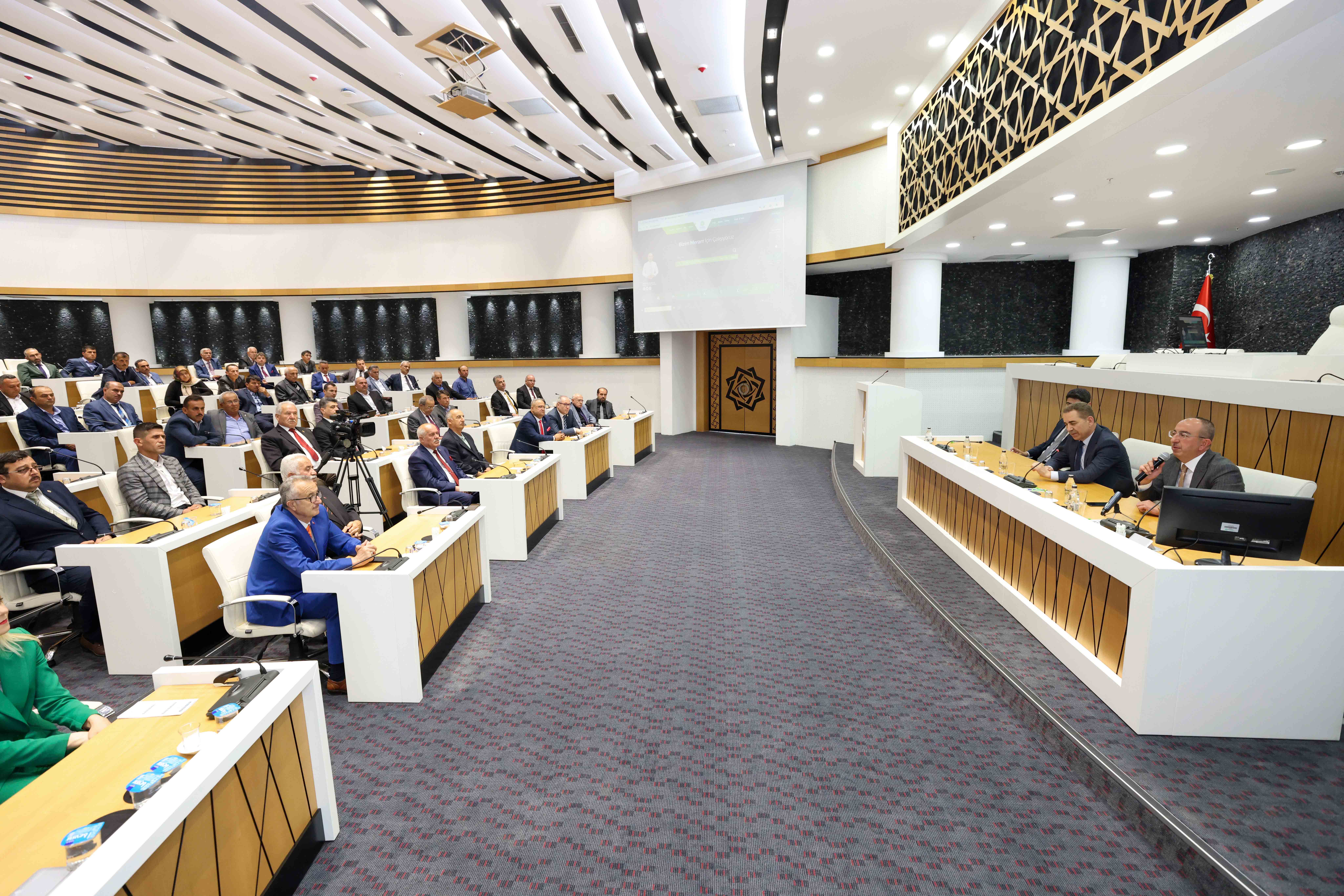 Kavuş yeni muhtarları ağırladı