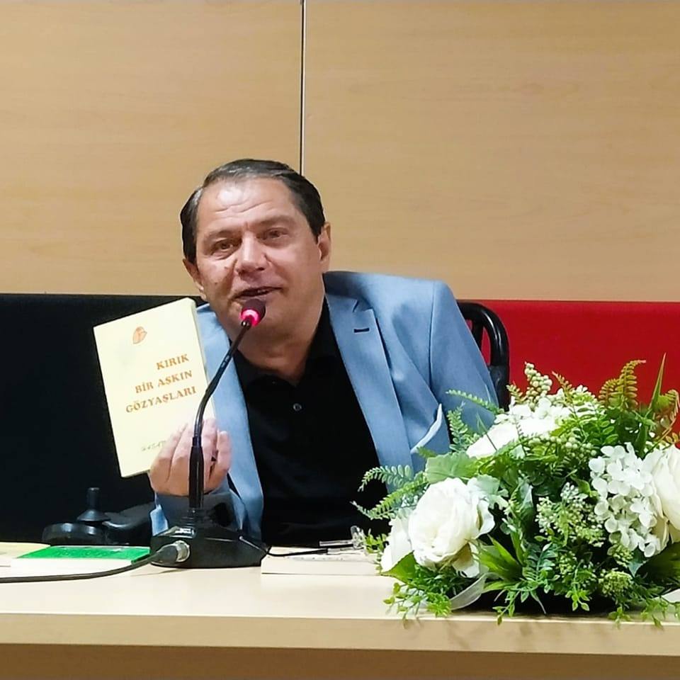 Bakkallıktan şair ve yazarlığa