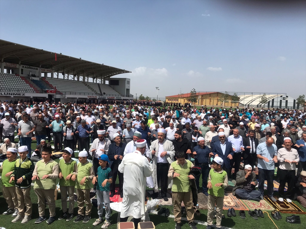 Vatandaşlar yağmur duasına çıktı