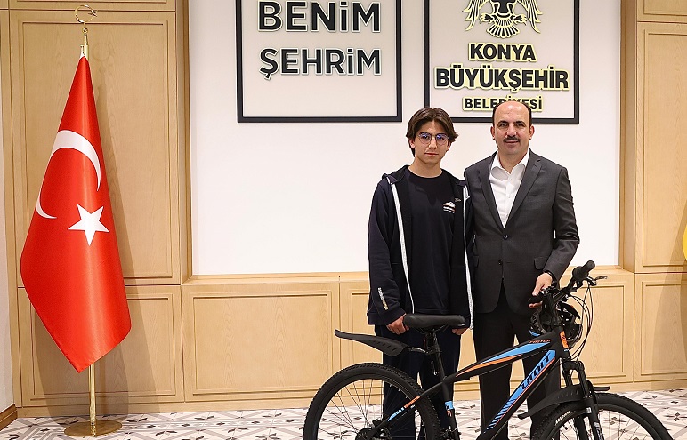 Tabelayı düzelten genç gündem oldu