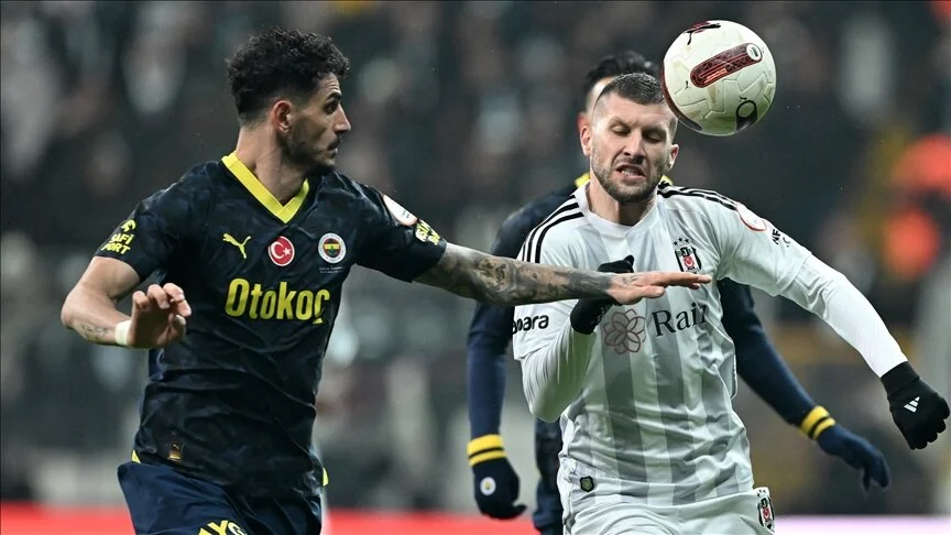 Beşiktaş'ta 4 futbolcu derbide yok