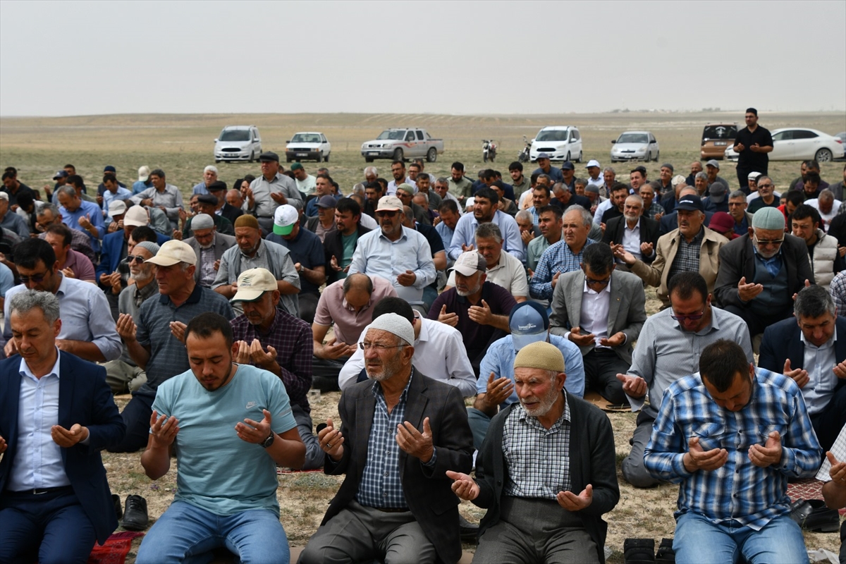 Aksaray'da yağmur duasına çıkıldı