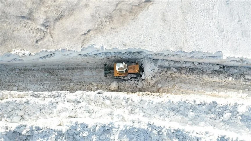 Bahar ayında kar mücadelesi