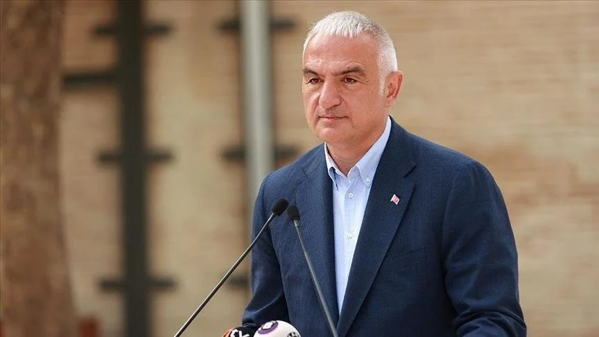 Bakan Ersoy öğrenciye hediye gönderdi