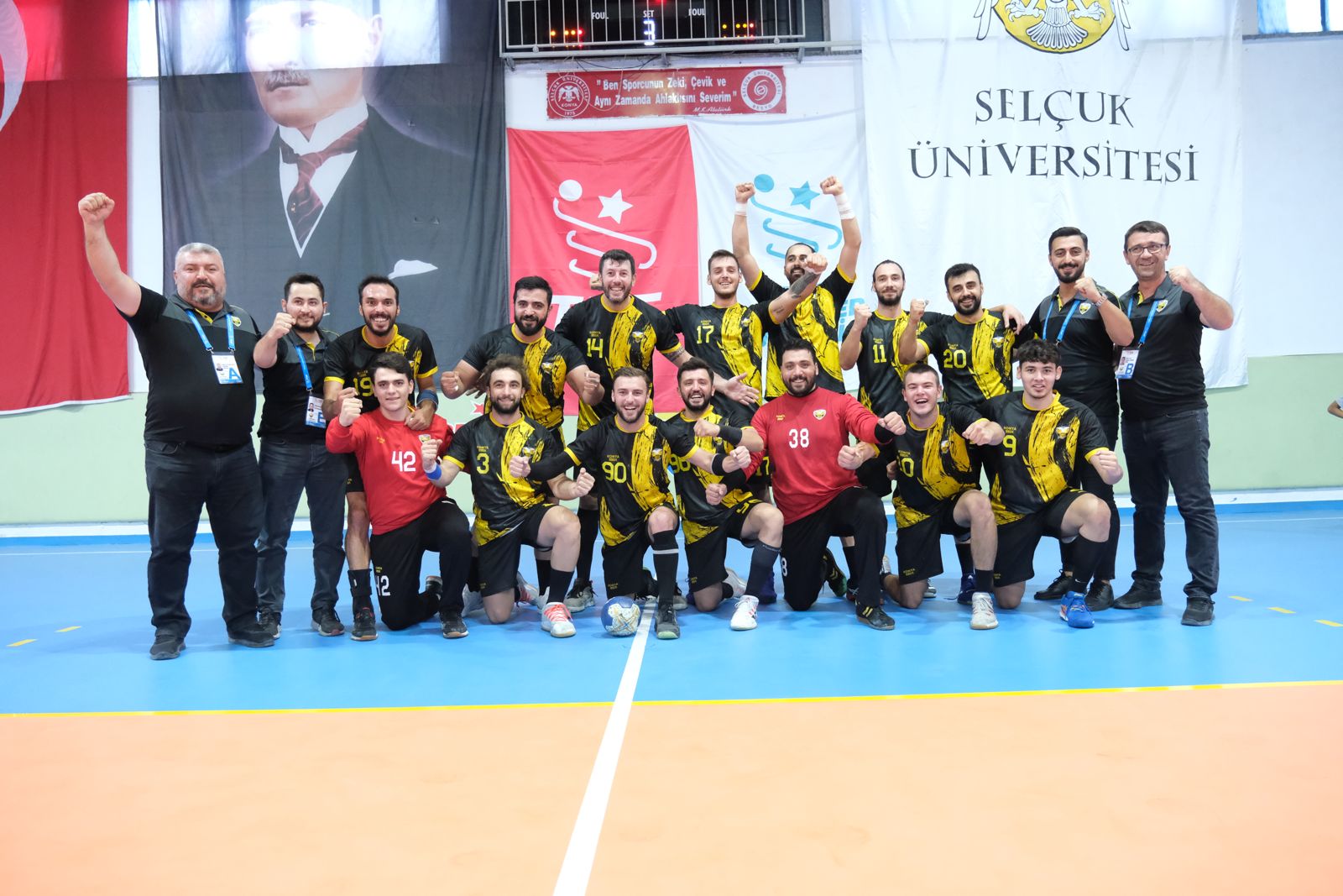 Hentbolde play-off mücadelesi