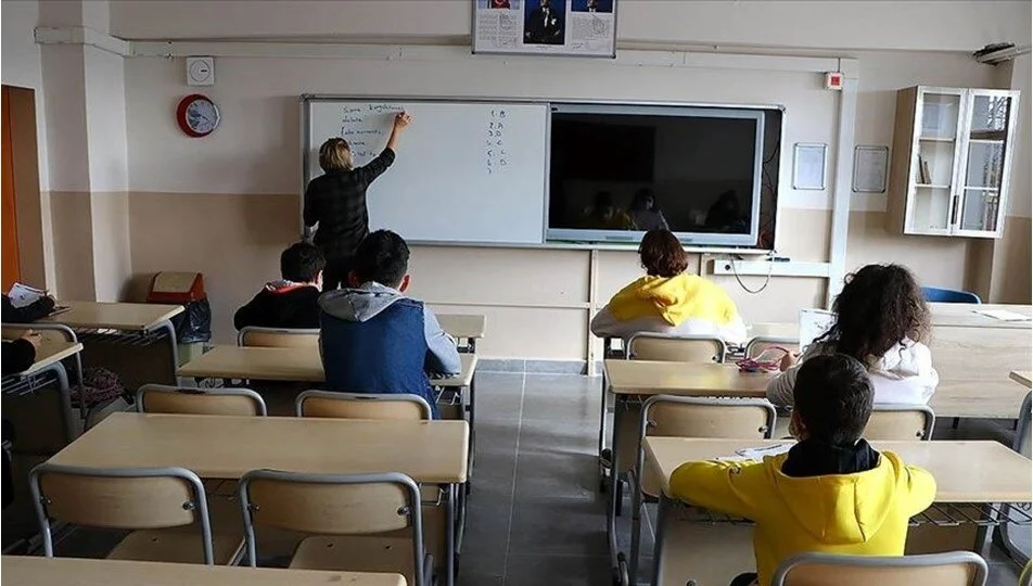Eğitim-İş'ten imza kampanyası