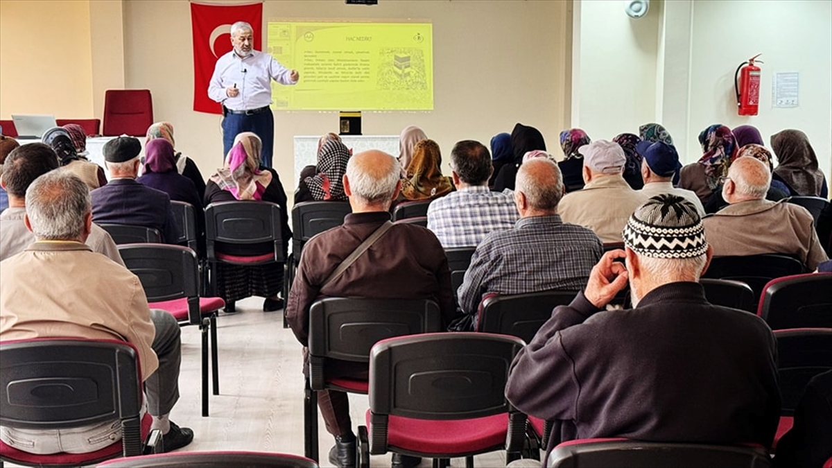 Hacı adaylarına eğitim verildi