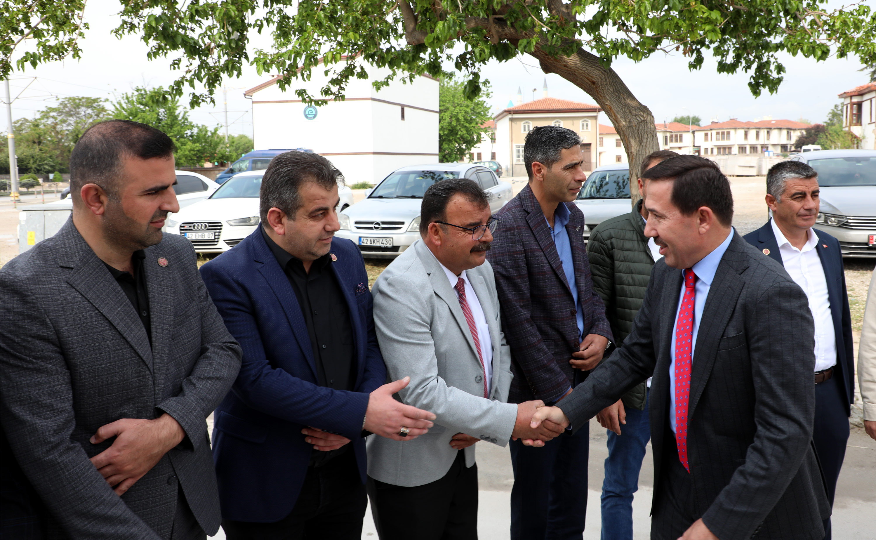 "Hizmet için kolları yeniden sıvadık"