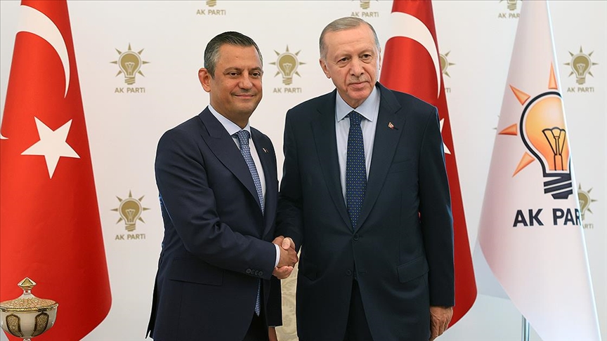 Erdoğan, CHP Genel Başkanı Özel'i kabul etti