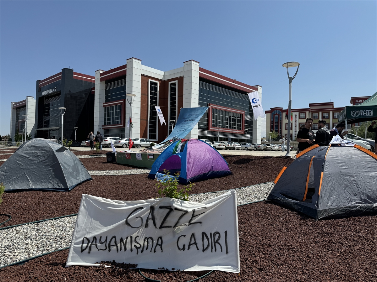 Öğrenciler çadır nöbeti başlattı