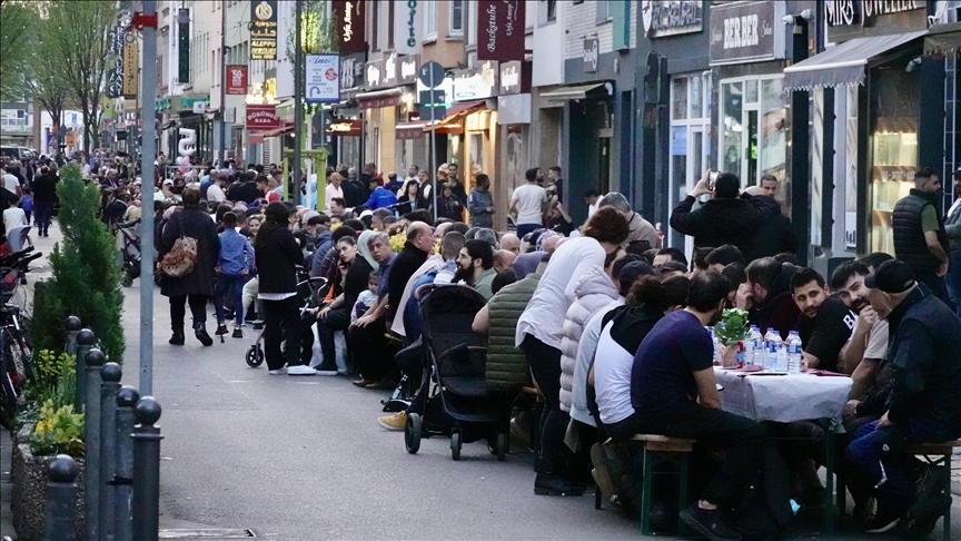 Yurt dışında 7,5 milyon Türk yaşıyor