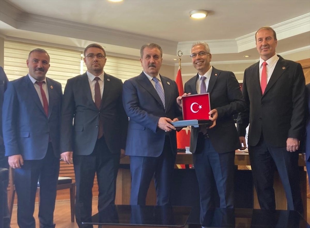 "Emekli maaşları asgari ücretle eşitlensin"