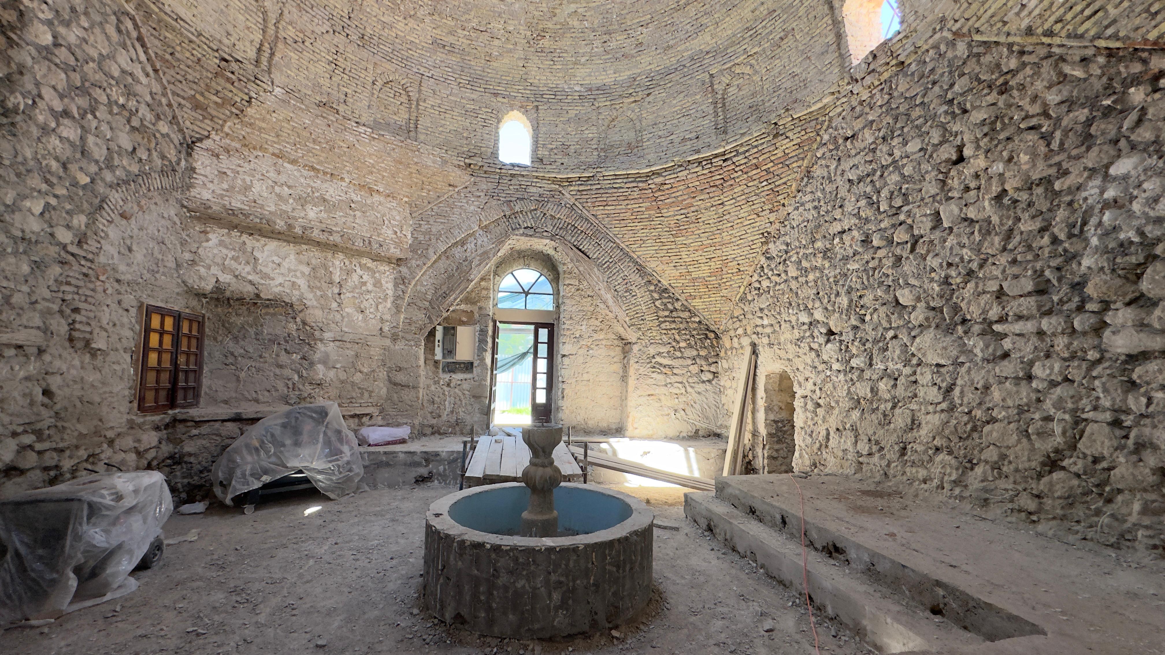Tarihi hamam restore ediliyor