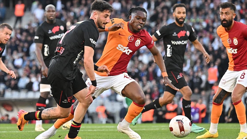 Galatasaray sahadan galip ayrıldı