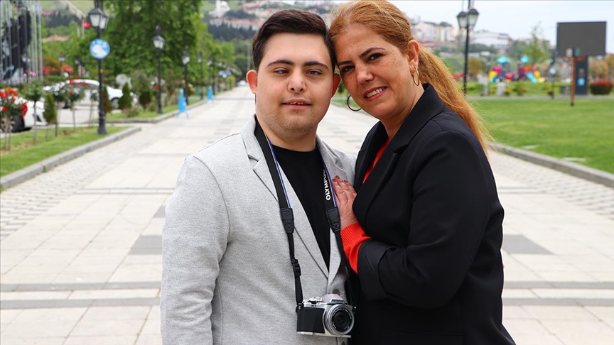 Fotoğraflarıyla farkındalık yaratıyor