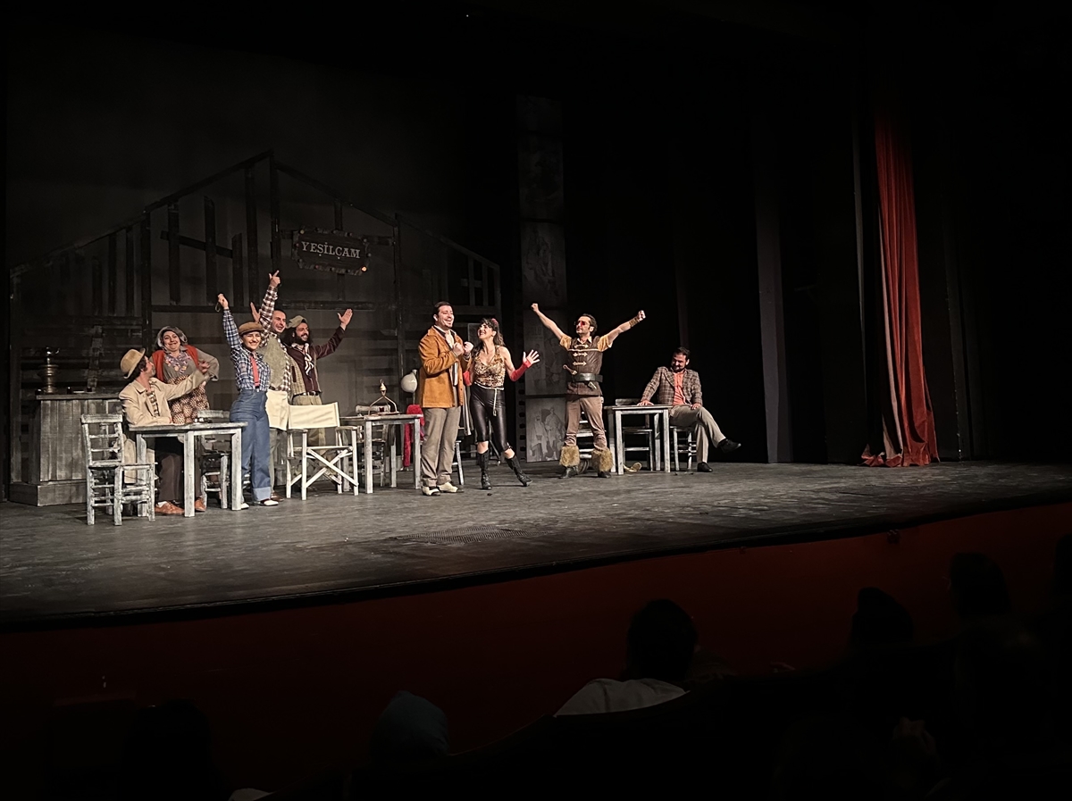 Tiyatro Festivali devam ediyor