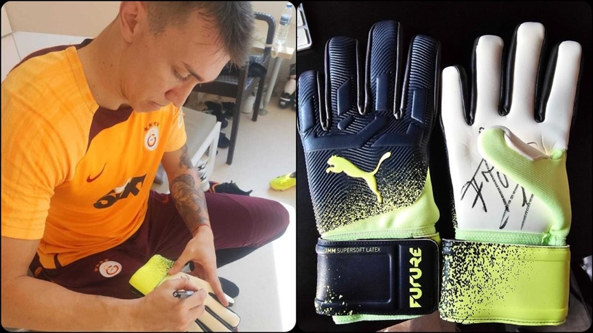 Muslera'dan imzalı eldiven kazanmak ister misiniz?