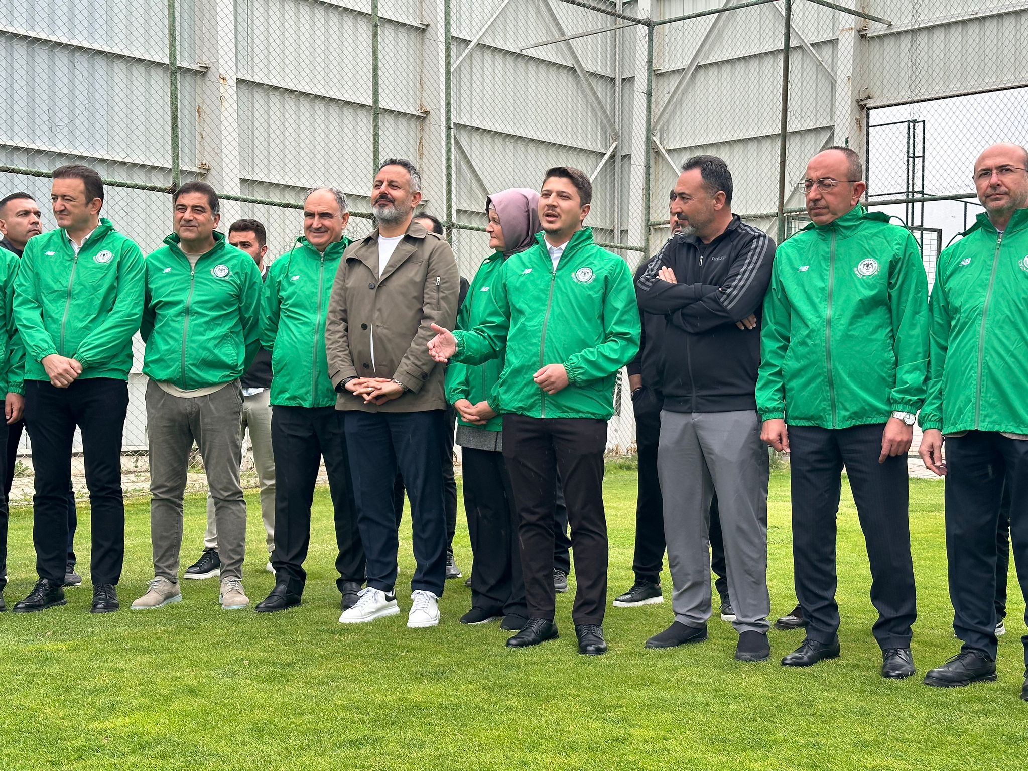 Konya protokolü futbolcularla bir araya geldi