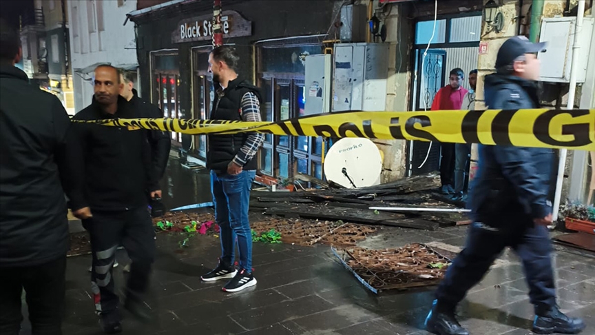Şampiyonluk kutlamasında balkon çöktü