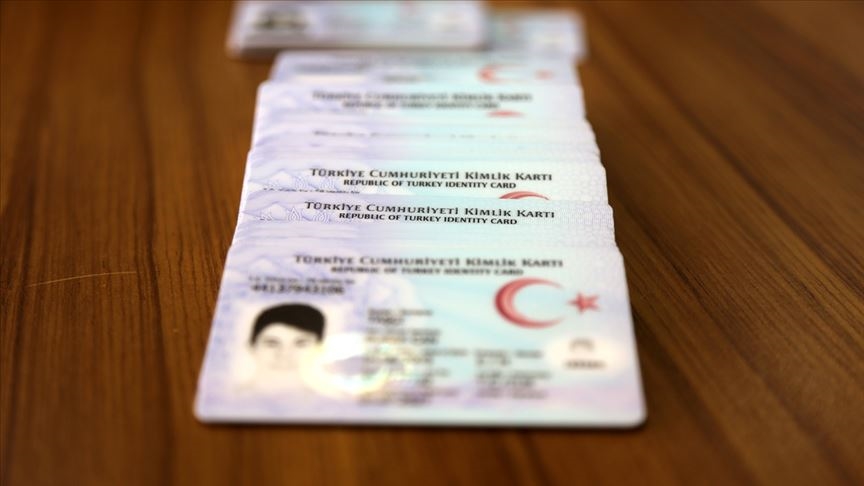 Milyonlarca kişi eski kimlik kartı kullanıyor