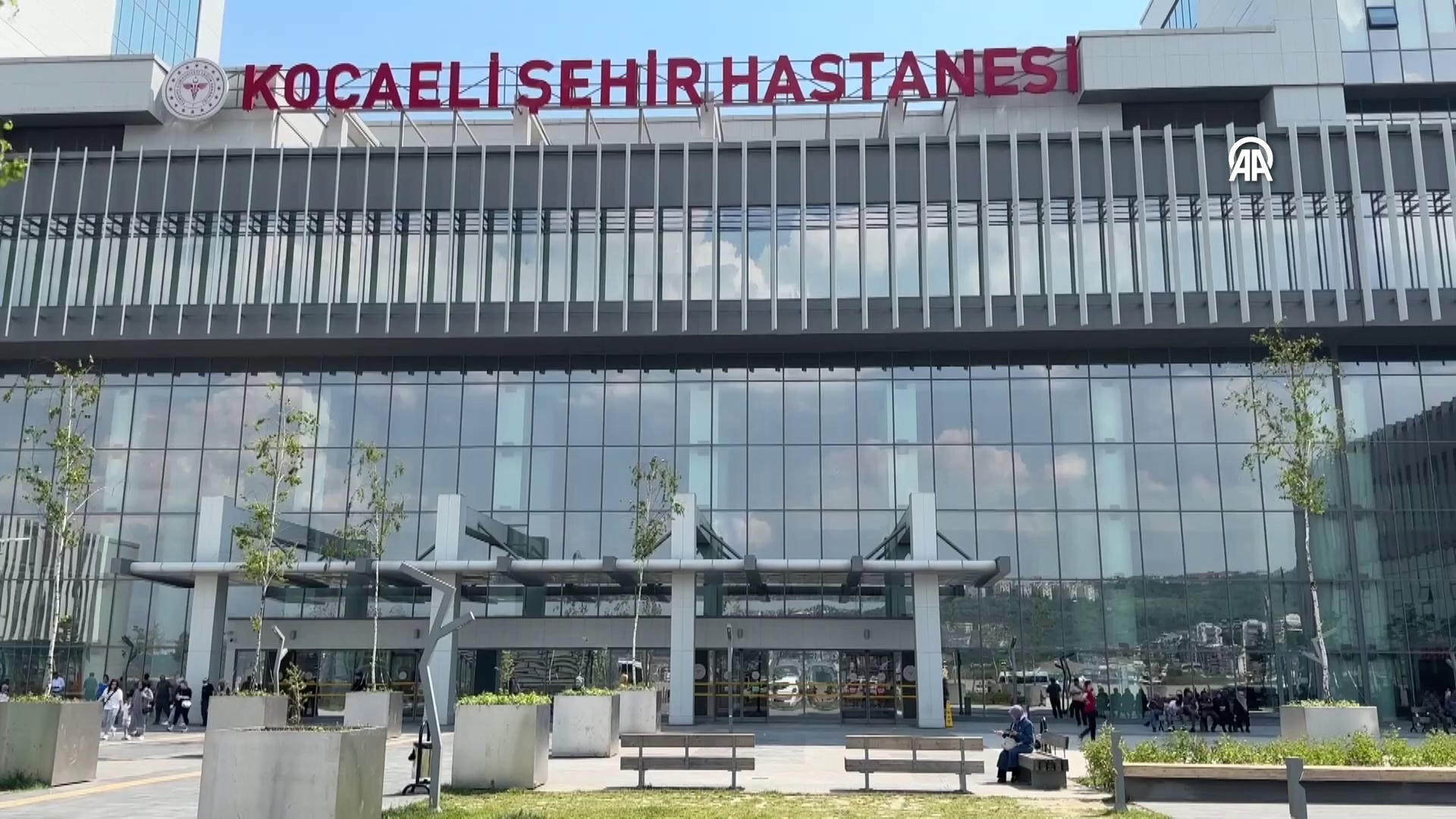 Alper Gezeravcı trafik kazası geçirdi