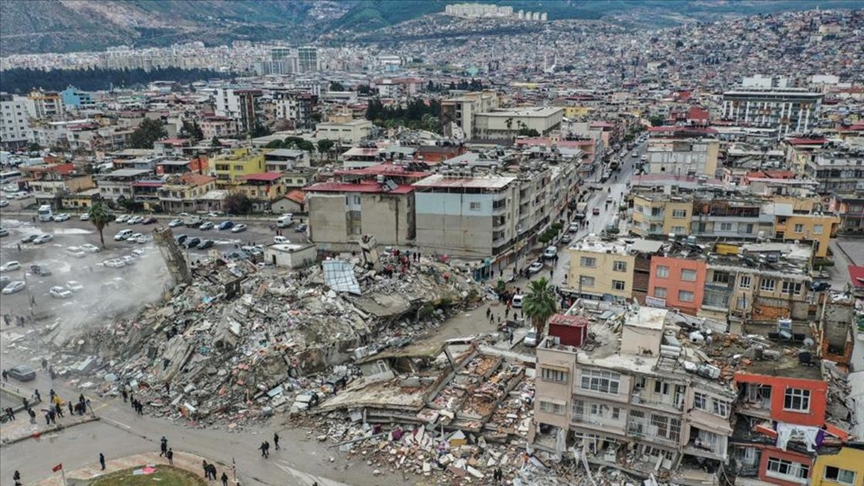Müteahhit yan binayı, şantiye şefi müteahhidi suçladı
