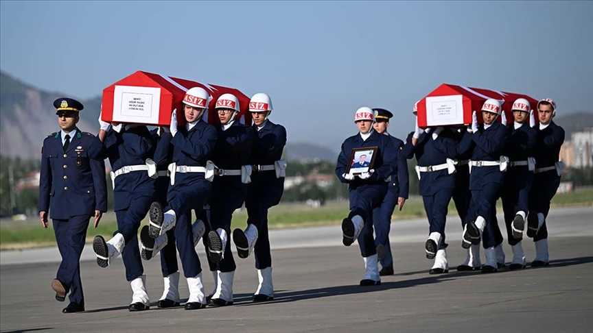 Şehit pilotlar için tören yapıldı
