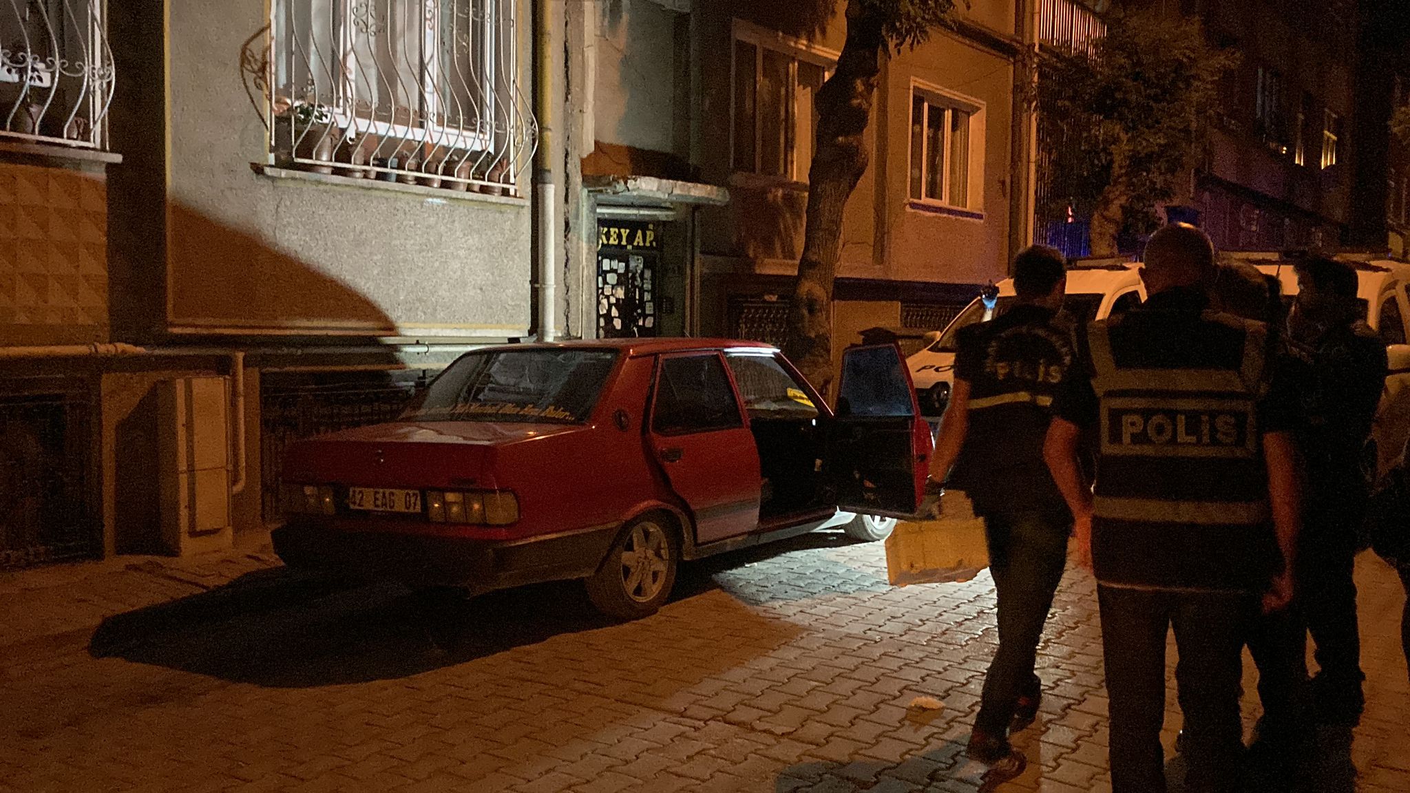 Göğsünden vurulmuş halde bulundu