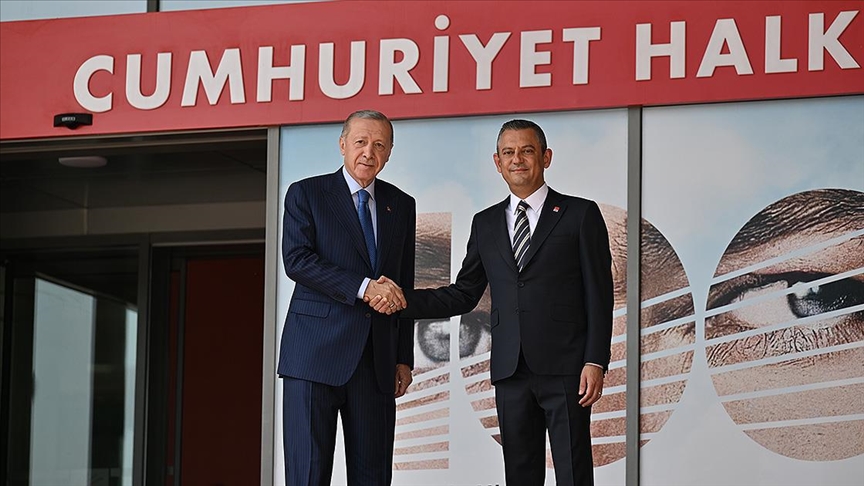 18 yıl sonra CHP'ye ziyaret