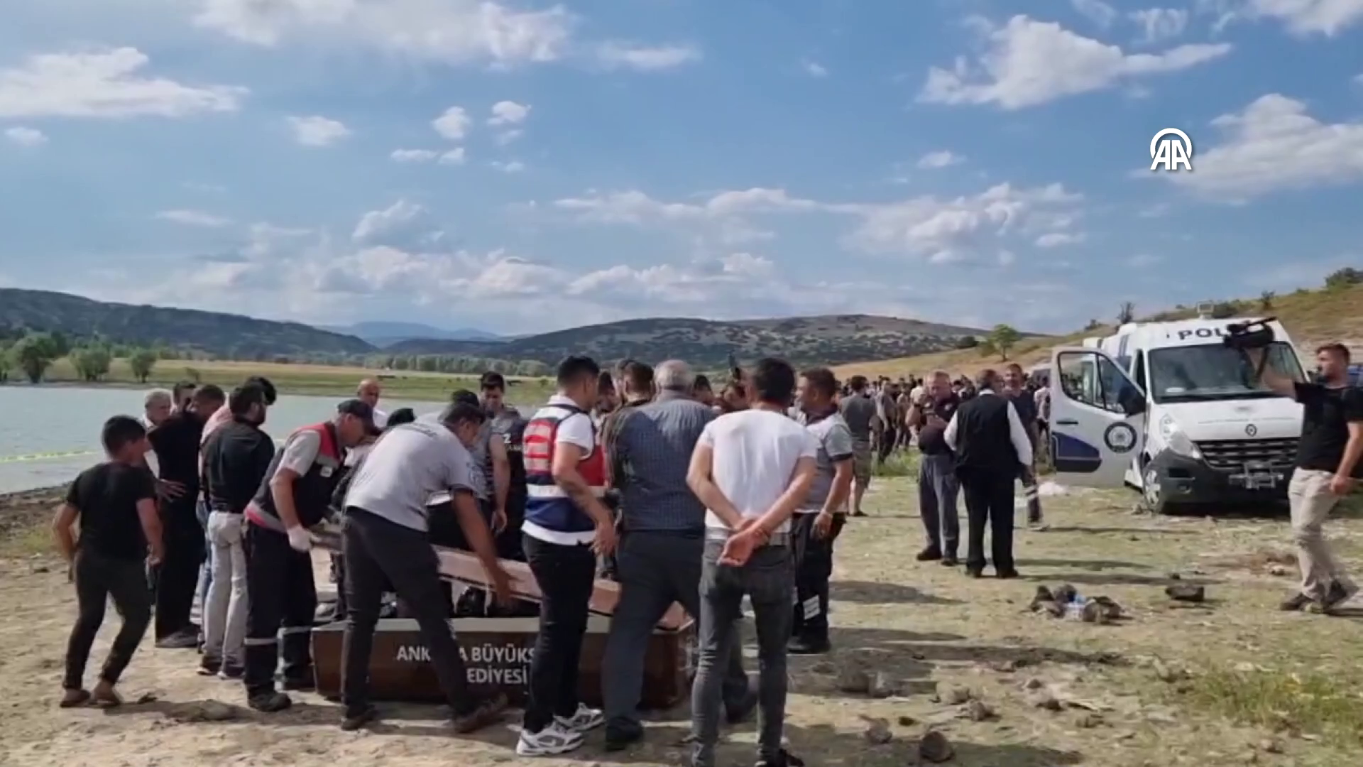 3 kardeş boğularak can verdi