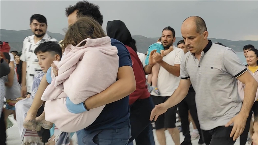 9 yaşındaki çocuğu boğulmaktan kurtardı