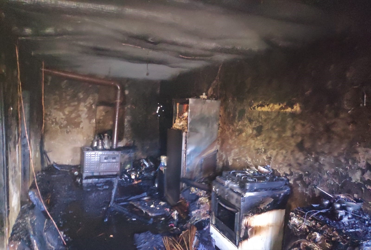 4 kişi dumandan etkilendi