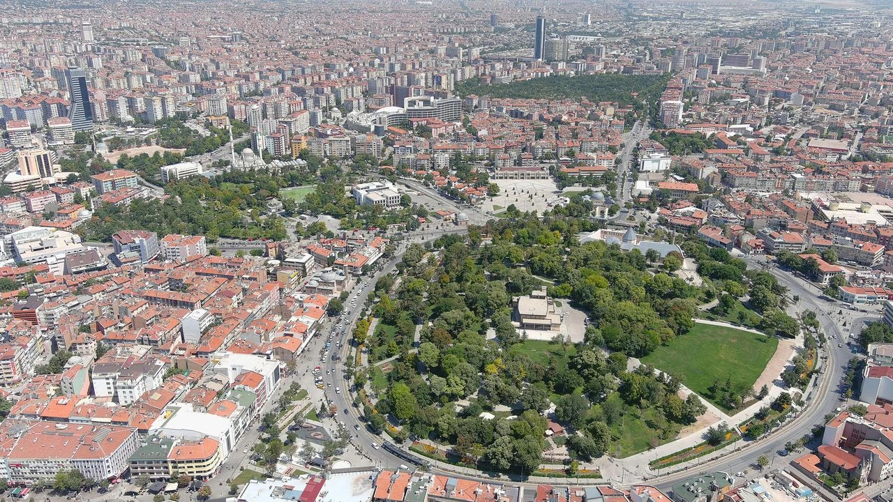 37 yıl önce bugün Büyükşehir oldu