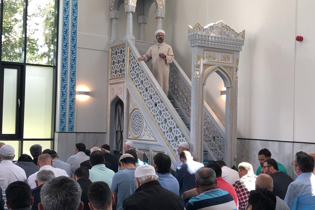 Cuma hutbesinin konusu "Yaza Kur'an'la Merhaba"