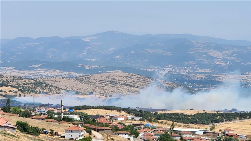 Balıkesir'de tarım arazisinde yangın