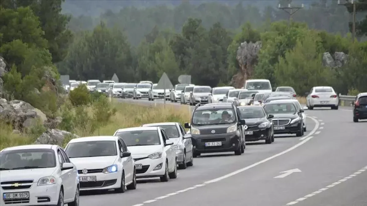 Otoyollardan 21 milyon araç geçti