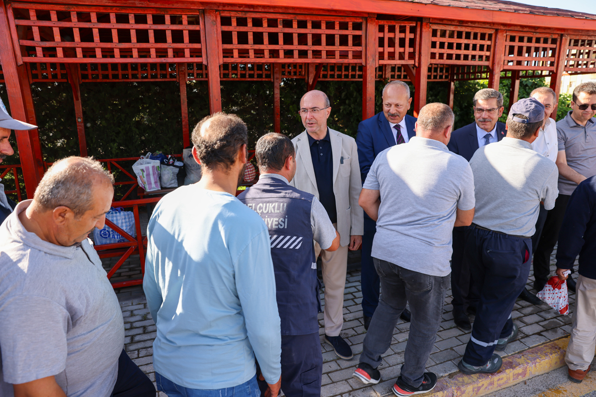 Pekyatırmacı personelle bayramlaştı