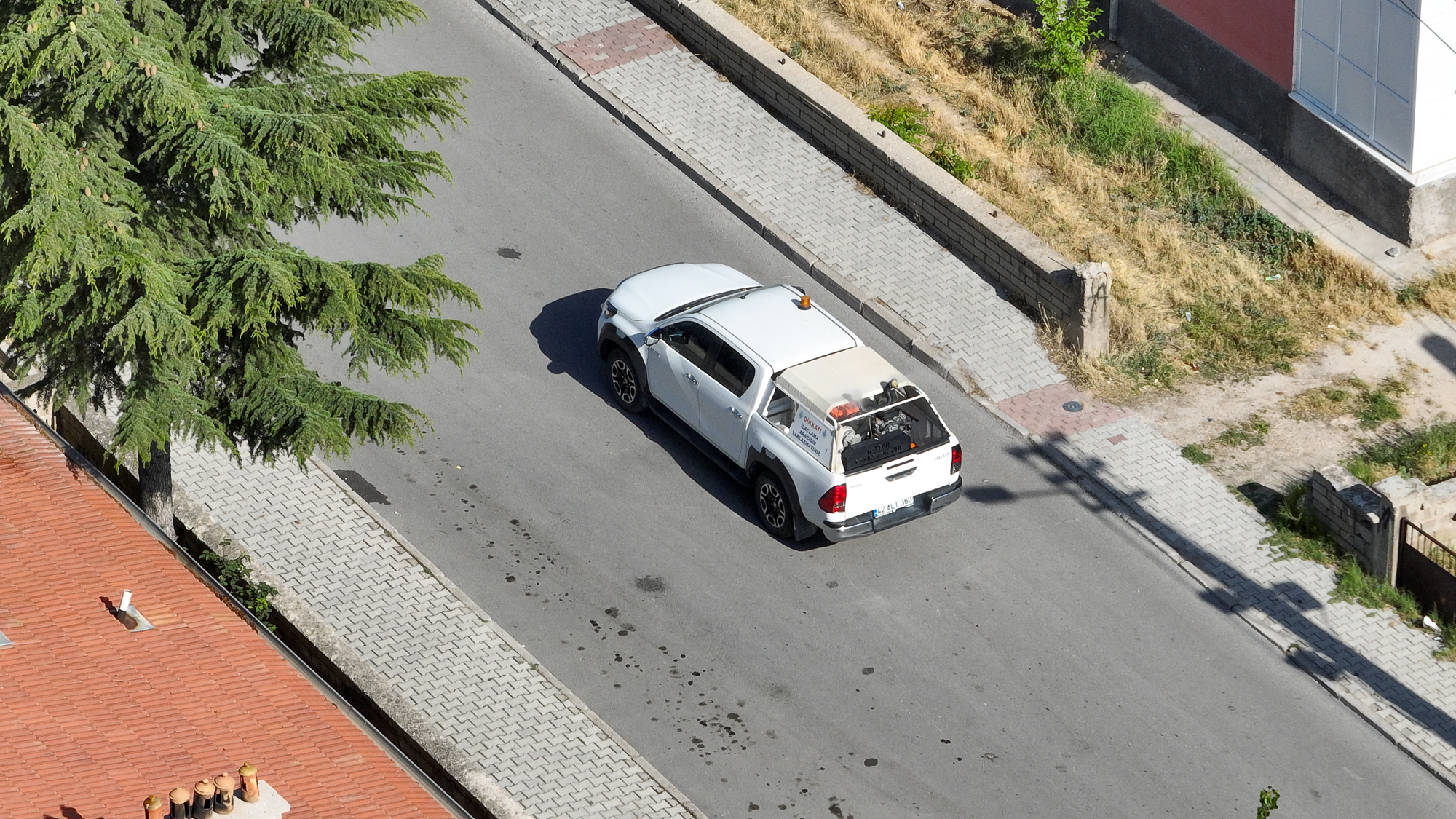 İlçe genelinde ilaçlama sürüyor
