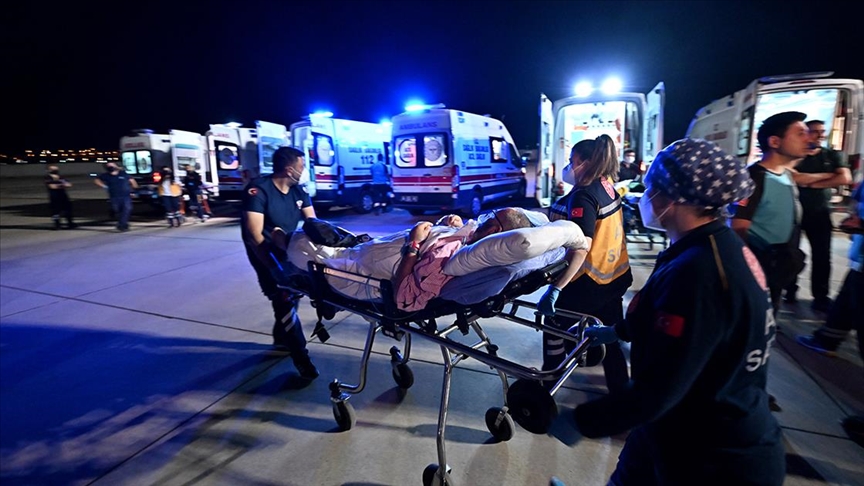 Hacda rahatsızlanan vatandaşlar Türkiye'ye getirildi