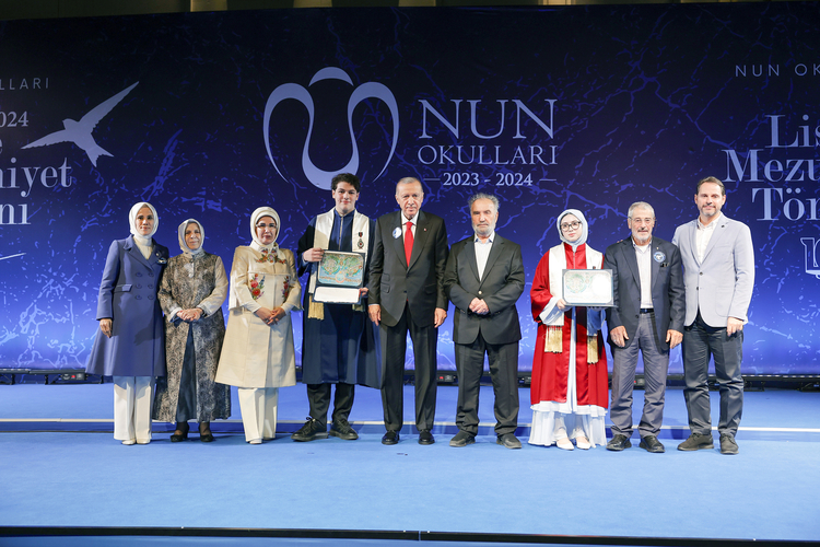 Cumhurbaşkanı Erdoğan, torununun mezuniyet törenine katıldı
