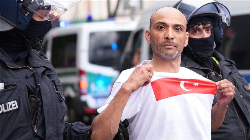 Bazı Türk taraftarlar gözaltına alındı