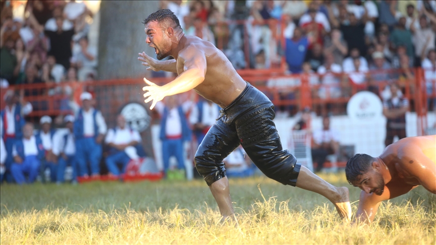 Başpehlivan Yusuf Can Zeybek