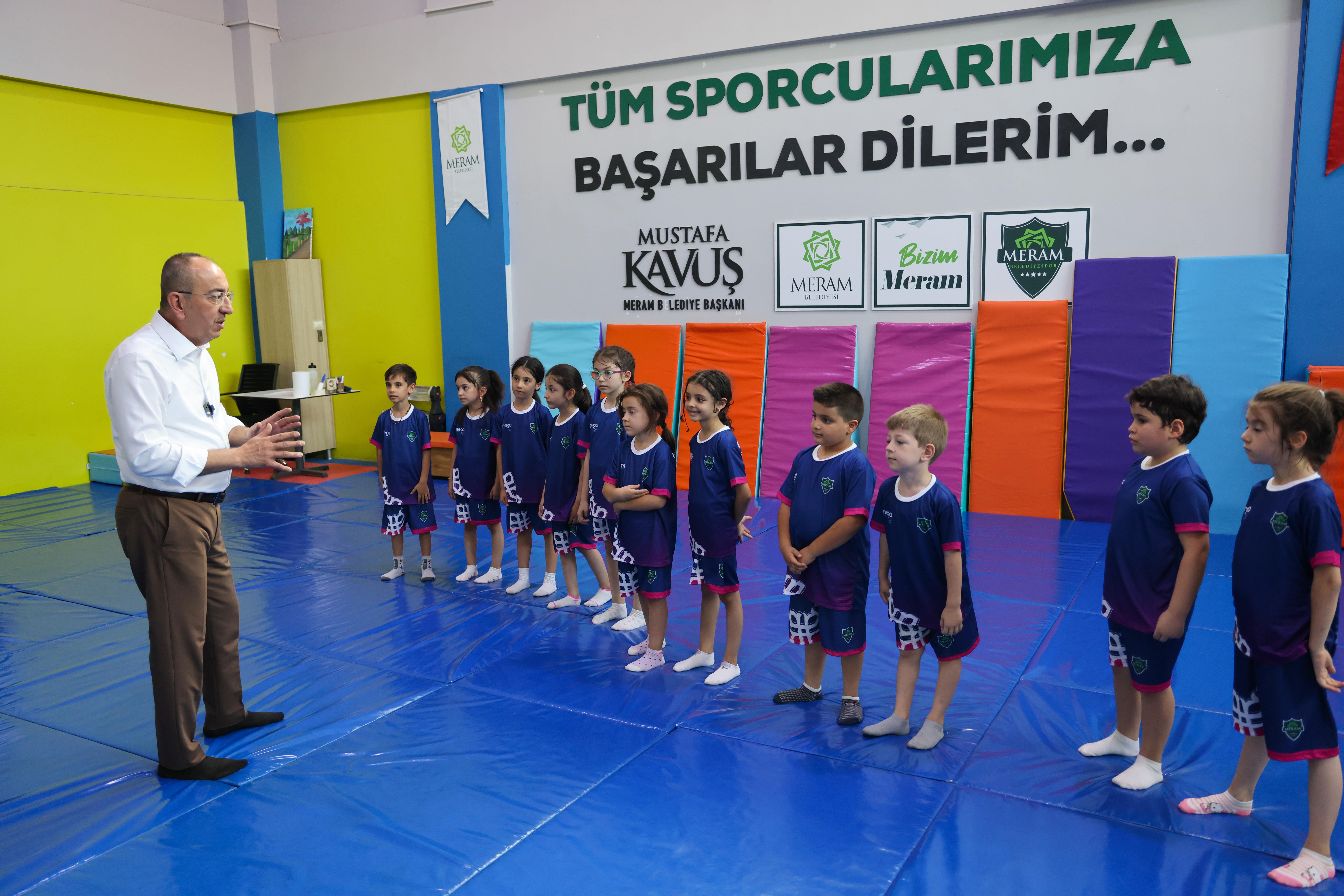 Kavuş yaz okulu öğrencilerini ziyaret etti