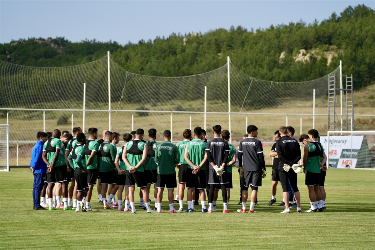 Konyaspor'un Kayseri kampı başladı