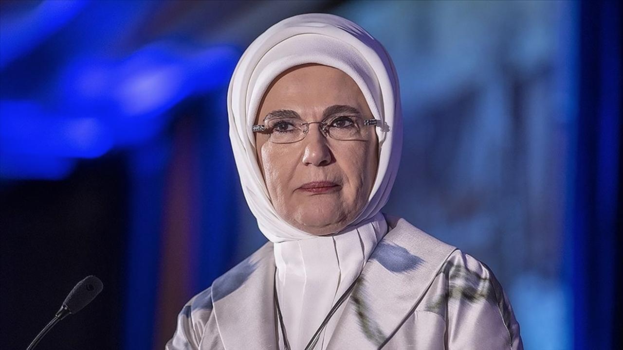 "Srebrenitsa Soykırımı'nı bir kez daha lanetliyorum"